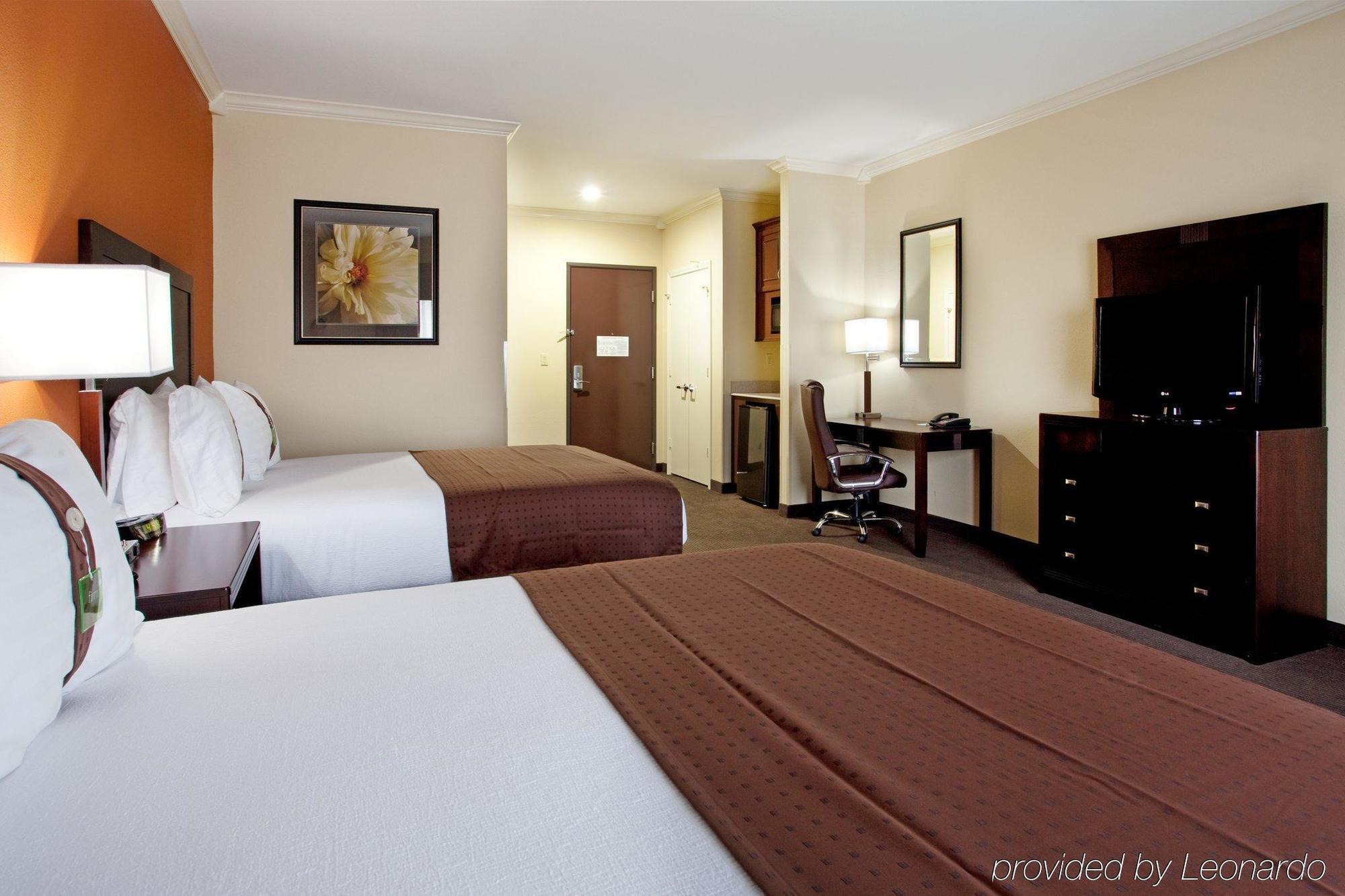 Wyndham Charles Hotel 3*